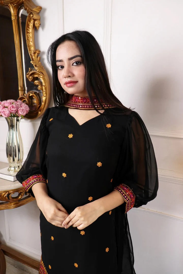 Soulika Embellished Thread Work Kurta with Trousers & Dupatta